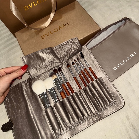 BVLGARI Limited Edition Gold Makeup Brushes Set with Makeup Pouch - Picture 1 of 11
